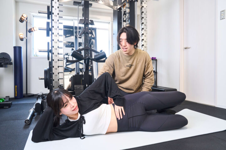 神戸駅で腰痛や膝痛が改善できるパーソナルトレーニングジム